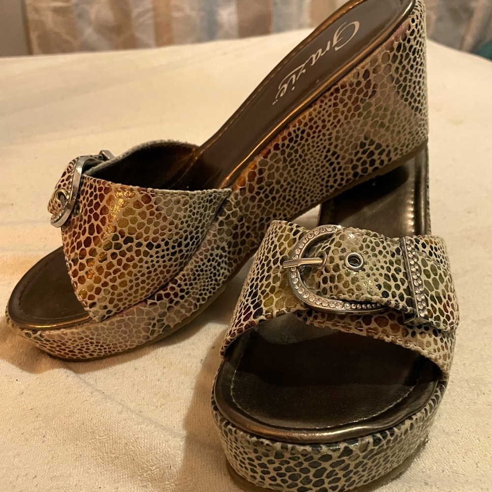 Grazie Multicolor Textured Wedge Sandals